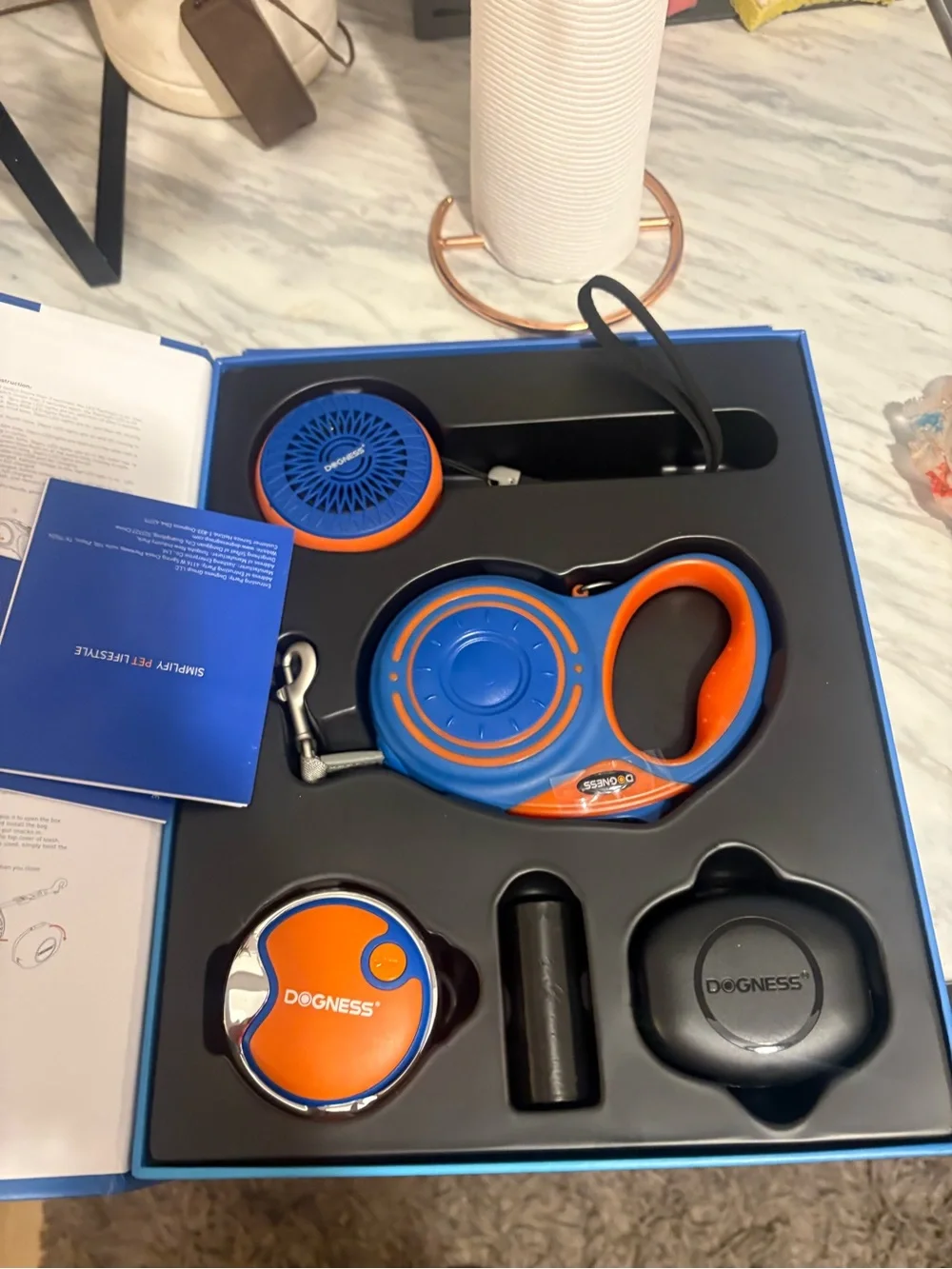 New Open Box Orange&Blue Dogness Retractable Dog Leash - 5M, Bluetooth Speaker